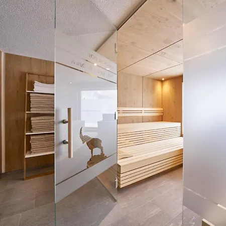 Grischuna Aparthotel 4*