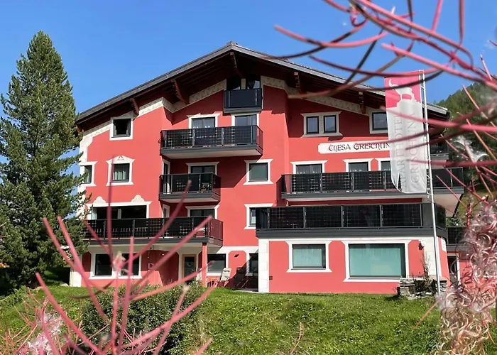 Aparthotel Grischuna 4*