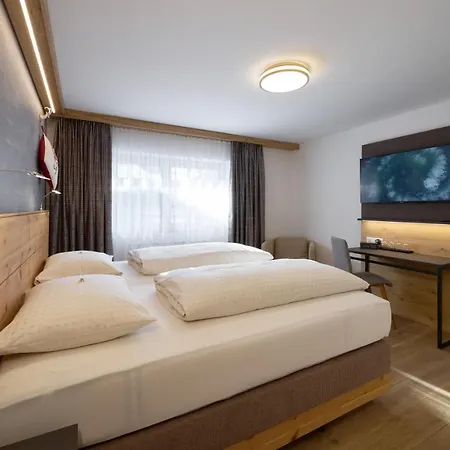 Grischuna 4* זאמנאון