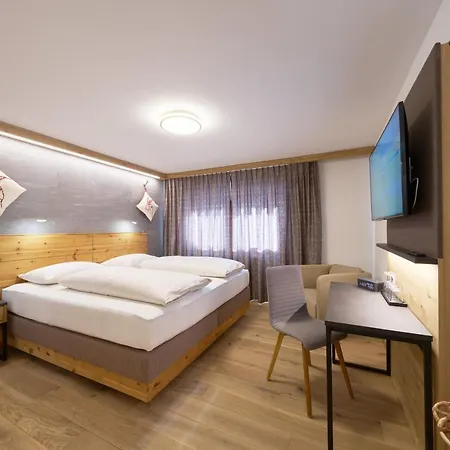 מלון דירות Grischuna זאמנאון